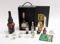 Lote 60 - GARRAFAS, MINIATURAS E DIVERSOS - conjunto de 2 garrafas de licor, sendo 1 de "Pisco" - Licor dos Incas 33º vol. 75 cl", 1 garrafa de licor de café "Henkes", 30 vol. 70 cl; caixa em madeira "Duvalley" com 2 compartimentos; 4 garrafas miniatura d