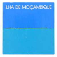 Lote 79 - A ILHA DE MOÇAMBIQUE EM PERIGO DE DESAPARECIMENTO. UMA PERSPECTIVA HISTÓRICA, UM OLHAR PARA O FUTURO - AAVV (Viana de Lima; Mário Trindade; Luís Filipe Pereira; Sommer Ribeiro; Armando Alves et alia), Lisboa, Fundação Calouste Gulbenkian, 1983. 