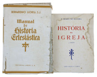 Lote 126 - MANUAL DE HISTÓRIA ECLESIÁSTICA; HISTÓRIA DA IGREJA EM PORTUGAL - 2 OBRAS. Bernardino Llorca, Barcelona, Editorial Labor, 1955. Encadernação editorial cartonada com sobrecapa de protecção, embora esta apresente sinais de humidade, tal como os v