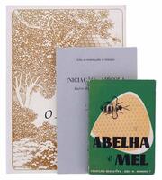 Lote 418 - ABELHA E MEL; O LIVRO DO MEL; INICIAÇÃO APÍCOLA - 3 OBRAS. Vasco Correia Paixão, Lisboa, Campanha Nacional de Educação de Adultos; Plano de Educação Popular, 1956. Capa e ilustrações de Artur Correia. Ostenta carimbo de proveniência; Emily Thac