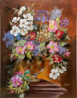 Lote 51 - AUXILIA MOREIRA (n.1956) - Original - Pintura a óleo sobre tela, motivo Natureza Morta com Vaso de Flores, assinado, sem moldura. Dimensão: 70x54,5 cm. Bom estado. Nota: Auxília Moreira nasceu em Ermesinde no concelho de Valongo, em 1956. Freque