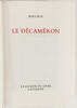 Lote 53 - LE DÉCAMÉRON - Boccaccio; préface de Roger Judrin; traduction par Jean Bourciez, Lausanne, La Guilde du Livre, 1970. Obra integral. Ilustrado. Encadernação editorial cartonada com títulos e gravações dourados na lombada. Exemplar numerado. Miolo - 2