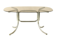 Lote 18 - MESA DE JANTAR - Tampo oval em vidro castanho assente em estrutura tubular em metal cromado. Dm: 75x150x89 cm