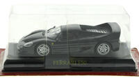 Lote 117 - FERRARI F50, OFFICIAL LICENSED PRODUCT - Miniatura automóvel Ferrari à escala 1:43, em metal preto com elementos em plástico, assente em base plástica rígida em preto. Notas: como novo, em embalagem de origem e ainda no blister original, nunca 