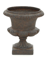 Lote 167 - VASO EM CERÂMICA - Vaso de formato clássico em cerâmica patinada simulando ferro. Dim: 34x32 cm