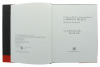 Lote 98 - BANCO MELO, O GOSTO DO OLHAR, LIVRO - Coleção Pintura Contemporânea Portuguesa. Texto de Maria João Grilo e Fernando Grilo. Editora: Inapa, Lisboa, 1998. Encadernação cartonada em tela preta com letras a seco protegida por sobrecapa a cores. Dim - 2