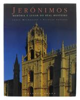 Lote 103 - JERÓNIMOS, MEMÓRIAS E LUGAR DO REAL MOSTEIRO, LIVRO - Por Jorge Muchagato e Nicolas Sapieha. Inapa, 1997. Exemplar bem estimado. Exemplar idêntico encontra-se à venda por € 25. Encadernação editorial com sobrecapa de proteção a cores. Profusame