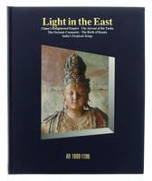 Lote 234 - LIGHT IN THE. EAST, AD 1000-1100, LIVRO - Editora: Times-Life books. Exemplar bem estimado. Exemplar idêntico encontra-se à venda por € (74,91€ + portes). Encadernação de luxo em pele. Idioma: Inglês. Profusamente ilustrado. Consultar valor ind