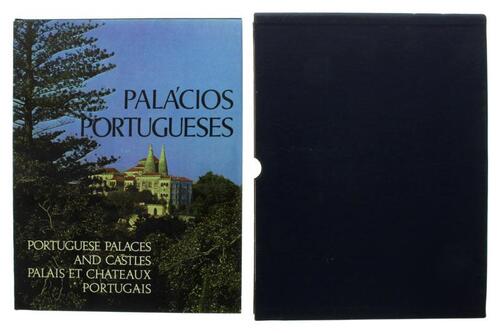 Lote 256 - PALÁCIOS PORTUGUESES, LIVRO - Por Raul Lino Capa. Edição trilingue (português, inglês e francês). Exemplar bem estimado. Exemplar idêntico encontra-se à venda por € 51,52 + portes. Encadernação cartonada em pele sintética com ferros a ouro, p