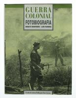 Lote 548 - GUERRA COLONIAL FOTOBIOGRAFIA, LIVRO - Por Renato Monteiro-Luís Farinha. Círculo de leitores / Publicações Dom Quixote. Exemplar bem estimado. Exemplar idêntico encontra-se à venda por € 50. Encadernação de capa dura com sobrecapa de proteção a