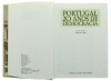 Lote 572 - PORTUGAL 20 ANOS DE DEMOCRACIA, LIVRO - Por AA.VV. Exemplar idêntico encontra-se à venda por € 30. Coordenação de António Reis. Círculo de leitores, Lisboa, 1993. Encadernação editorial de capa dura. Obra ilustrada com inúmeras fotografias, map - 2