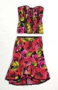 Lote 40 - Conjunto de corpete e saia marca Karen Millen, England, padrão floral de tons rosa, verde e vermelho, tamanho 40, Novo