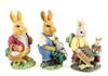 Lote 53 - FIGURAS DE COELHOS - Conjunto de 3 figuras em resina policromada representando coelhos vestidos. Dim. 17,5 cm (maior) - 2