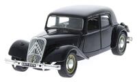 Lote 132 - CITROEN, MINIATURA AUTOMÓVEL - Modelo T.A. 15 cv. Miniatura em metal preto à escala 1/24 da B Burago. Nota: sinais de manuseamento e falta dos faróis frontais