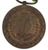 Lote 184 - MEDALHA MILITAR DA REPÚBLICA PORTUGUESA - Medalha em bronze das Campanhas do Exército Português com a respectiva fita e travessa com a Inscrição "No Mar" e as datas 1916, 1917 e 1918. Dim: 7,5cm (fita incluída) - 3