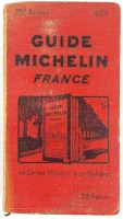 Lote 21 - GUIDE MICHELIN FRANCE 1929 - Edição original do Guia Michelin de França para o ano de 1925, em francês, o 25º ano. Exemplar sólido com a cor da lombada desvanecida e outros pequenos sinais de uso. Exemplar da mesma edição, mas em pior estado de 