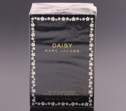 Lote 1 - MARC JACOBS, FRASCO DE PERFUME - Eau de Toilette "Daisy", Made in France, 50 ml. Nota: sem uso, caixa selada