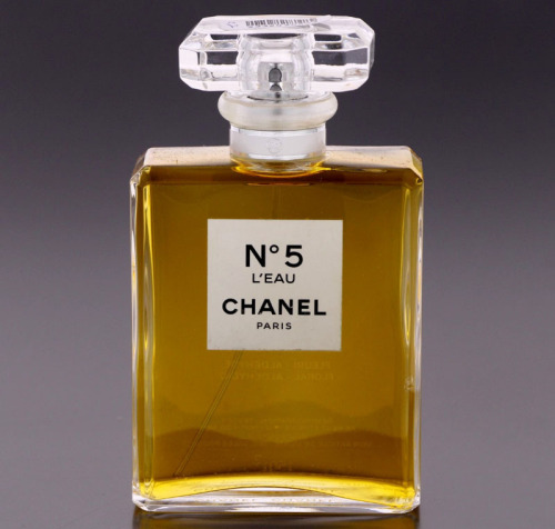 Lote 4 - CHANEL PARIS, FRASCO DE PERFUME, TESTER - Eau de Toilette "Nº 5 L`Eau", Made in France, 100 ml. Nota: sem uso, com tampa, sem caixa