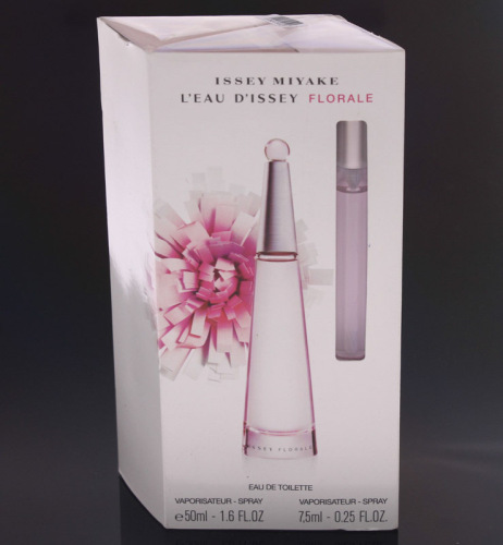 Lote 18 - ISSEY MIYAKE, FRASCO DE PERFUME - Eau de Toilette "L`Eau D`Issey Florale", Made in France, 50 ml + 7,5 ml. Nota: sem uso, caixa selada