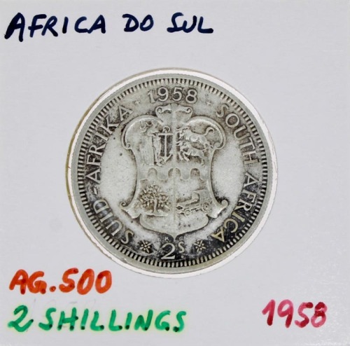 Lote 67 - ÁFRICA DO SUL, MOEDA DE 2 SHILLINGS EM PRATA 500, ANO 1958 - Moeda da África do Sul, efigie da Rainha Elizabeth II de 1958. Peso indicativo: 11.31 g. Dim: 28.52 mm (diâmetro). Nota: sem classificação atribuída pela Oportunity Leilões, cabe ao li