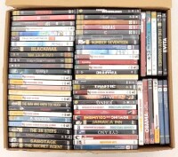 Lote 98 - GRANDE CONJUNTO DE FILMES EM DVD - Composto de 65 dvd com os mais variados títulos entre os quais "O Pianista", "Evita", "Manobras na Casa Branca", "Rapariga com Brinco de Pérola" e "gangs de Nova Iorque". Nota: não testados. Alguns ainda selado