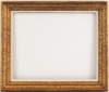 Lote 24 - MOLDURA DE MADEIRA - Moldura de madeira relevada com decoração dourada e friso lacado a branco. Dim: mancha 47x58 cm. Dim: moldura 53x74 cm. Nota: sinais de uso