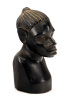 Lote 133 - ARTE AFRICANA, ESCULTURA - Em pau preto representando busto feminino. Dim: 23 cm - 2