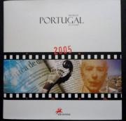 Lote 43 - Lote composto por Livro "PORTUGAL EM SELOS" - Edição CTT 2005. Cot. Afinsa 2012 260,00€. Origem coleccionador CC.