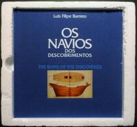 Lote 861 - Lote composto por Livro temático "OS NAVIOS DOS DESCOBRIMENTOS" - Edição CTT 1991. Cot. Afinsa 2012 88,00€. Origem coleccionador CC.