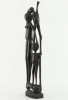 Lote 4 - ARTE AFRICANA, GRUPO ESCULTÓRICO, QUÉNIA - Escultura em madeira exótica representando 3 Figuras, decoração relevada. Dim: 83 cm (altura) - 3