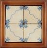 Lote 377 - PAINEL DE AZULEJOS - Painel de 4 azulejos com decoração floral a azul. Dim: mancha 27x27 cm. Dim: moldura 36x36 cm - 3