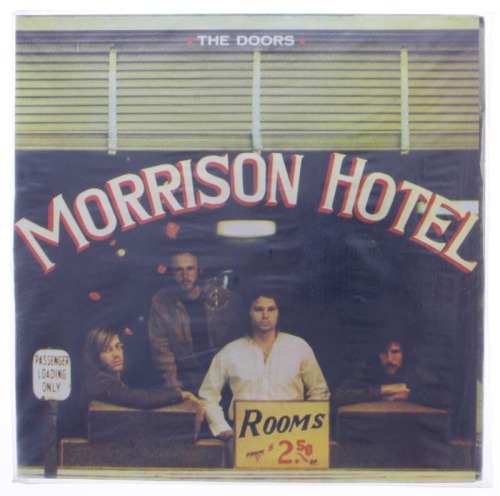 Lote 38 - THE DOORS - Disco "Morrison Hotel" - Lp de 33 rpm, 1970, editora Elektra, disco com pouco uso. Nota: capa com sinais de armazenamento e manuseamento