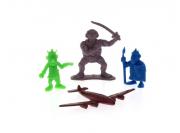 Lote 1102 - Conjunto de 4 Miniaturas em plástico, monocromo, Asterix, Soldado Romano, Tartaruga Ninja e avião com peq. Defeito na cauda ( 5 cm a maior ) Pequenos defeitos