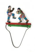 Lote 1190 - Brinquedo de movimento Boxers, anos 40 em chapa serigrafada, mecanismo de mola a funcionar. ( 20 x 13 cm )