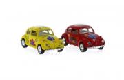 Lote 1429 - MINIATURAS conjunto de 2 carros WW Carocha classico, cores vermelho e amarelo da KINSMART, escala 1:64 normalmente usados para maquetes e modelismo devido à reduzida dimensão, sem falhas