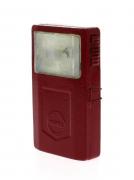 Lote 1500 - Lanterna em chapa esmaltada, da BEREC pintada de vermelho, em estado geral bom, não testada, a pilhas ( 11 x 6,5 cm )