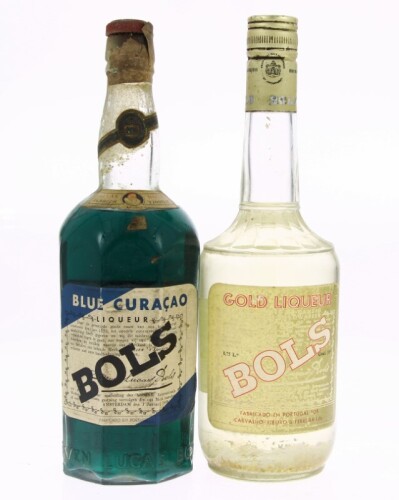 Lote 238 - LICORES BOLS - 2 garrafas de Licor sendo 1 garrafa de Gold Liqueur e 1 garrafa de Blue Curação, (750ml)