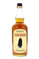 Lote 343 - BRANDY O HOMEM DA CAPA NEGRA - Garrafa de Brandy, Capa Negra, Sandeman & Cª, (1000ml - 40%vol.)