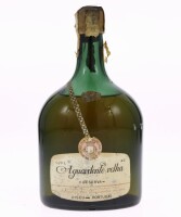 Lote 445 - AGUARDENTE FEDERAÇÃO DOS VINICULTORES DO DÃO - Garrafa de Aguradente Velha, Reserva, Federação dos Vinicultores do Dão, Viseu, (730ml - 42%vol.). Nota: garrafa idêntica à venda por € 49.95. Consultar valor indicativo em https://t.ly/8l06