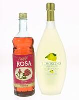 Lote 450 - GARRAFAS DE LICOR - 2 garrafas de Licor sendo 1 garrafa de Limoncino Bottega, (500ml - 30%vol.) e 1 garrafa de Likor Rosa, (700ml - 28%vol.)