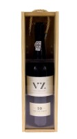 Lote 224 - PORTO VAN ZELLERS 10 ANOS - Garrafa de Vinho do Porto, 10 Year Old Tawny, Lemos & Van Zeller, S. João da Pesqueira, (750ml - 20%vol.). Nota: em caixa de madeira original