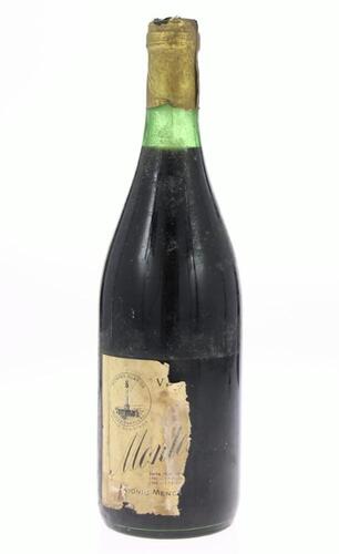 Lote 415 - MONTES CLAROS - Garrafa de Vinho Tinto, António Mendonça (Herdeiros), Borba, (750ml). Nota: garrafa antiga com o rótulo danificado sem ano de colheita visível