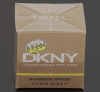 Lote 74 - DKNY, FRASCO DE PERFUME - Eau de Parfum "Be Delicious", Made in Switzerland, 30 ml. Nota: sem uso, caixa selada