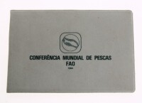 Lote 30 - PORTUGAL, MOEDA COMEMORATIVA DE 250 ESCUDOS, ANO 1984 - Moeda da República Portuguesa em cuproníquel Comemorativa de conferência Mundial de Pescas da FAO de 1984. Dim: 37 mm. Nota: apresentada em carteira original. Sem classificação atribuída pe