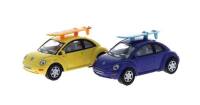 Lote 161 - MINIATURAS conjunto de 2 carros WW Beetle, cores azul e amarelo com prancha de Surf da KINSMART, escala 1:64 normalmente usados para maquetes e modelismo devido à reduzida dimensão, sem falhas