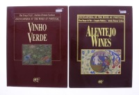 Lote 6 - "ENCICLOPÉDIA DE VINHOS DE PORTUGAL", LIVROS - Conjunto de 6 livros "Enciclopédia de vinhos de Portugal (Vinho Verde, Alentejo Wines, Dão Wines)" versão inglesa, (Os vinhos do Alentejo e Os vinhos da Bairrada), capa dura, coordeção António Homem