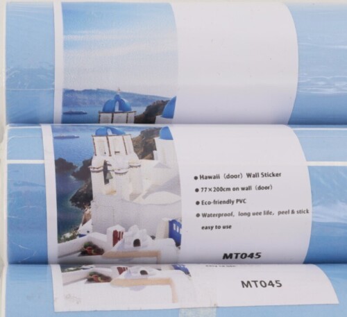 Lote 131 - PAPEL AUTOCOLANTE DECORATIVO - Conjunto de 3 rolos de papel autocolante para portas, com imagem de "paisagem mediterrânica". Dim: 200x77 cm. Nota: sem uso, rolos selados