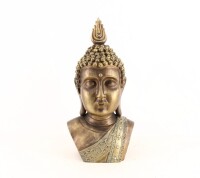 Lote 273 - BUDA DECORATIVO - Busto em resina representado Buda, com decoração relevada e dourada e aplicações de pedraria. Dim: 50 cm