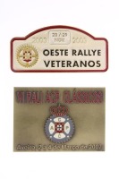 Lote 291 - MEDALHA E PLACA DO ACP - Medalha em bronze e esmaltes do VI Rali ACP Clássicos de 2007 e placa em metal esmaltado do Oeste Rallye Veteranos de 2003. Dim: 7x10 cm e 5x10,5 cm respectivamente