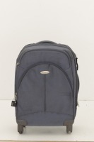 Lote 302 - SAMSONITE, MALA DE VIAGEM - Modelo em tela azul com rodízios, pega extensível e diversos compartimentos com fechos. Dim: 56x38x22 cm. Nota: sinais de uso, falhas e desgastes